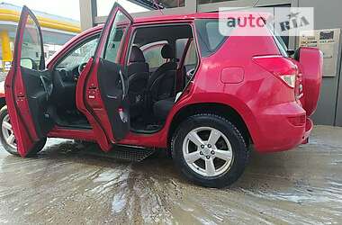 Позашляховик / Кросовер Toyota RAV4 2006 в Рівному