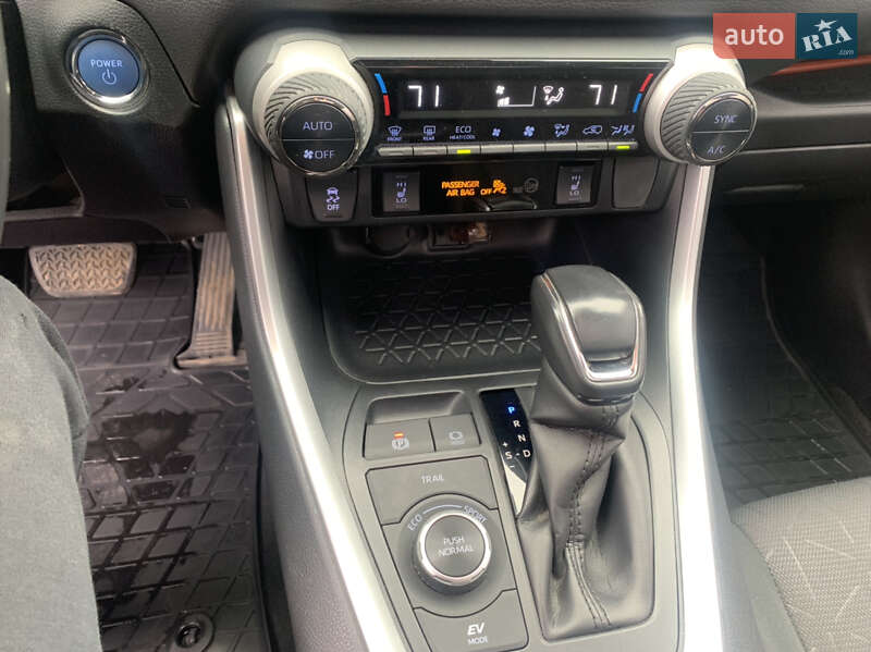 Внедорожник / Кроссовер Toyota RAV4 2019 в Новой Водолаге фото 24 Внедорожник / Кроссовер Toyota RAV4 2019 в Новой Водолаге