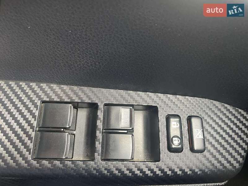 Позашляховик / Кросовер Toyota RAV4 2015 в Хусті фото 19 Позашляховик / Кросовер Toyota RAV4 2015 в Хусті