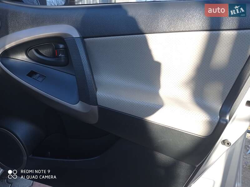 Внедорожник / Кроссовер Toyota RAV4 2006 в Одессе