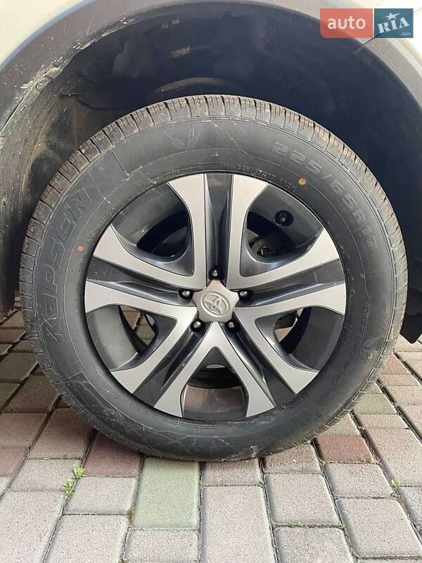 Внедорожник / Кроссовер Toyota RAV4 2017 в Мукачево фото 7 Внедорожник / Кроссовер Toyota RAV4 2017 в Мукачево