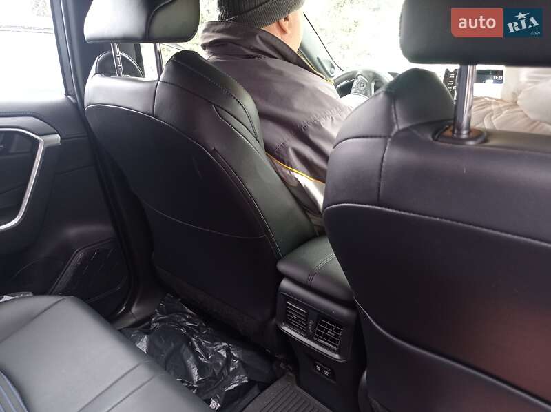 Внедорожник / Кроссовер Toyota RAV4 2019 в Дрогобыче