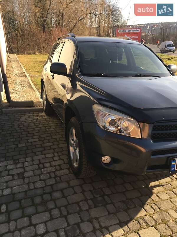 Внедорожник / Кроссовер Toyota RAV4 2006 в Трускавце