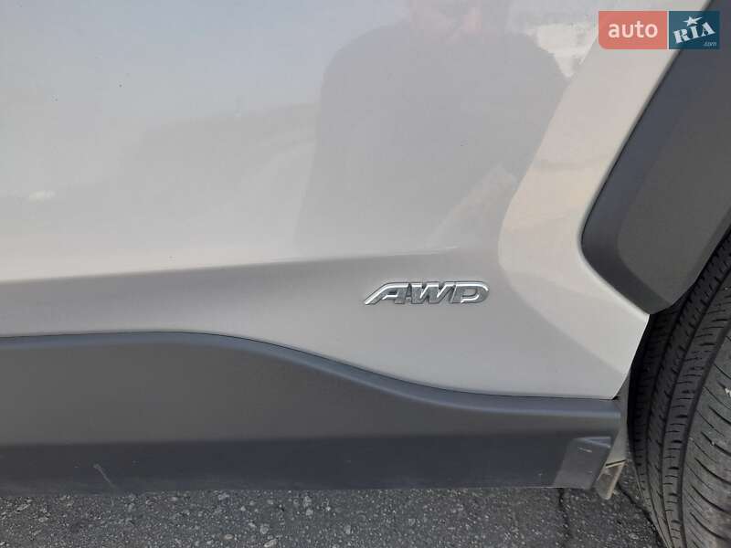 Внедорожник / Кроссовер Toyota RAV4 2020 в Первомайске