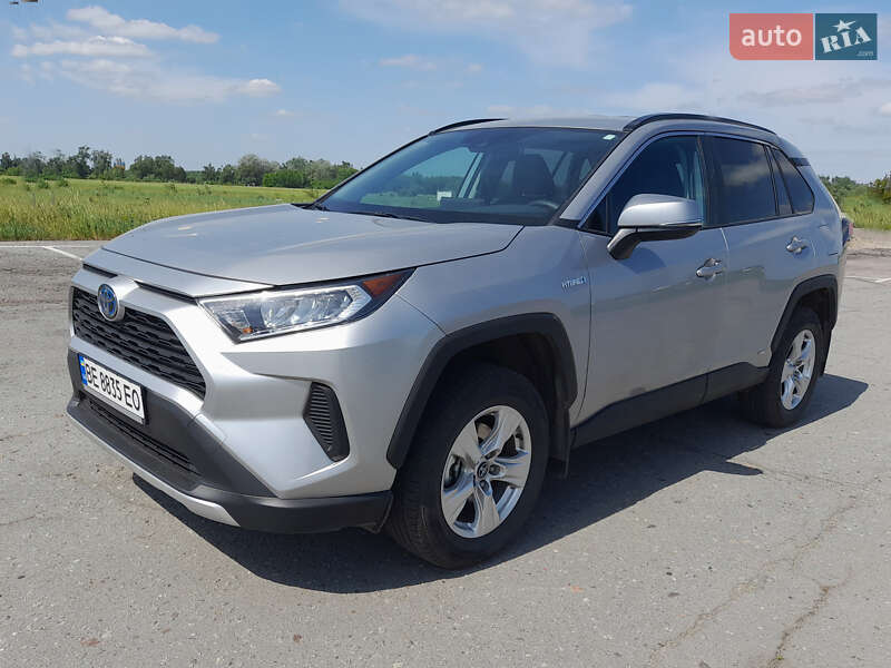 Внедорожник / Кроссовер Toyota RAV4 2020 в Первомайске