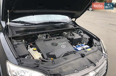 Позашляховик / Кросовер Toyota RAV4 2010 в 