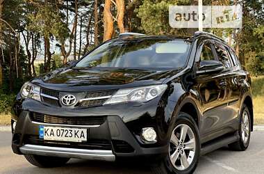 Внедорожник / Кроссовер Toyota RAV4 2015 в 