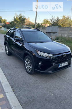 Внедорожник / Кроссовер Toyota RAV4 2019 в Харькове