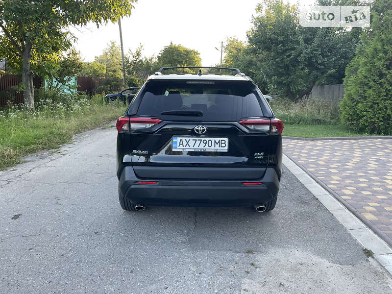 Внедорожник / Кроссовер Toyota RAV4 2019 в Харькове