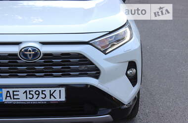 Внедорожник / Кроссовер Toyota RAV4 2019 в Днепре