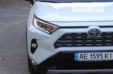 Внедорожник / Кроссовер Toyota RAV4 2019 в Днепре