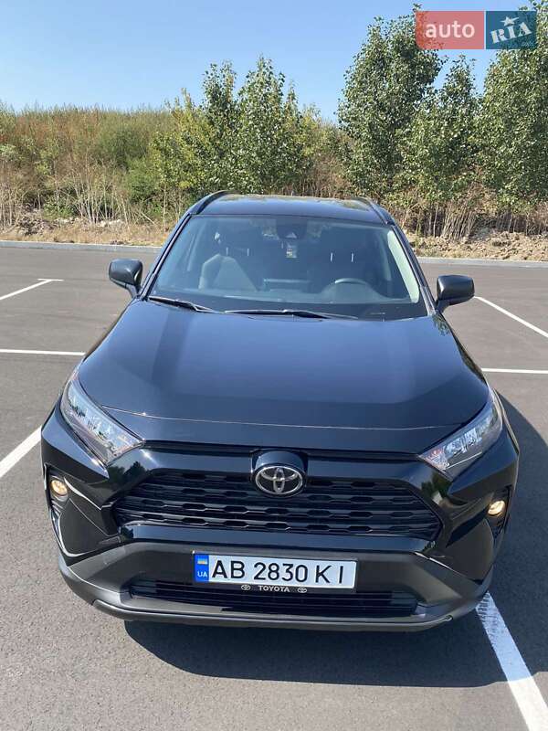 Позашляховик / Кросовер Toyota RAV4 2019 в Вінниці