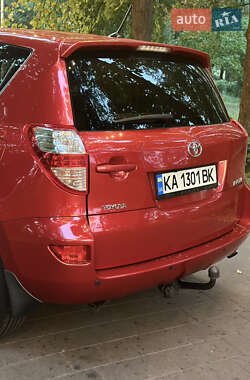 Внедорожник / Кроссовер Toyota RAV4 2010 в Киеве