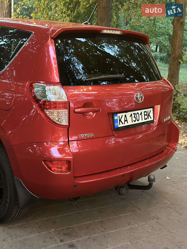 Внедорожник / Кроссовер Toyota RAV4 2010 в Киеве