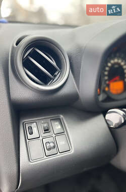 Внедорожник / Кроссовер Toyota RAV4 2010 в Киеве