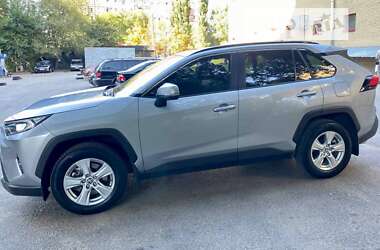 Позашляховик / Кросовер Toyota RAV4 2021 в Дніпрі