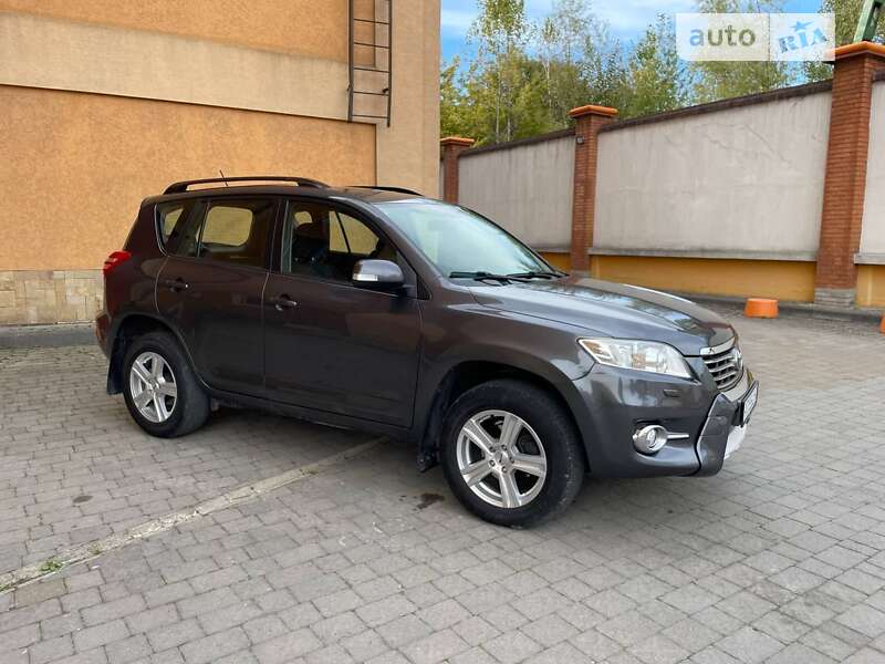 Внедорожник / Кроссовер Toyota RAV4 2010 в Коломые