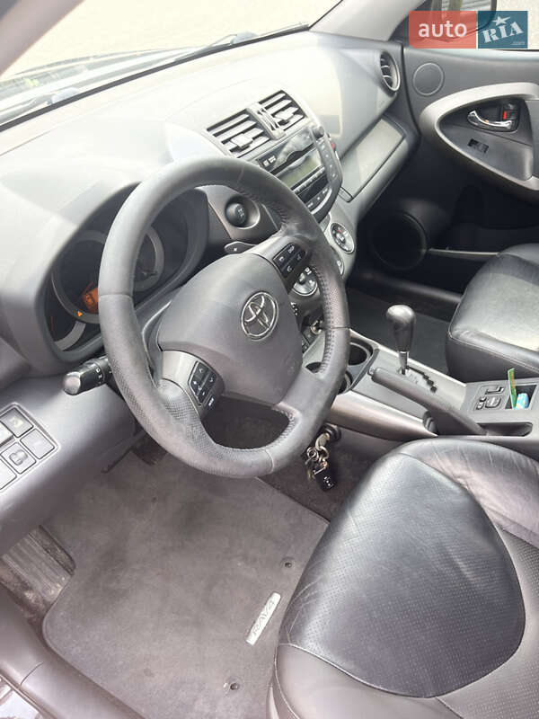 Внедорожник / Кроссовер Toyota RAV4 2011 в Харькове