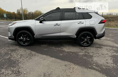 Внедорожник / Кроссовер Toyota RAV4 2022 в Ровно