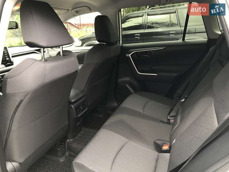 Позашляховик / Кросовер Toyota RAV4 2019 в Черкасах