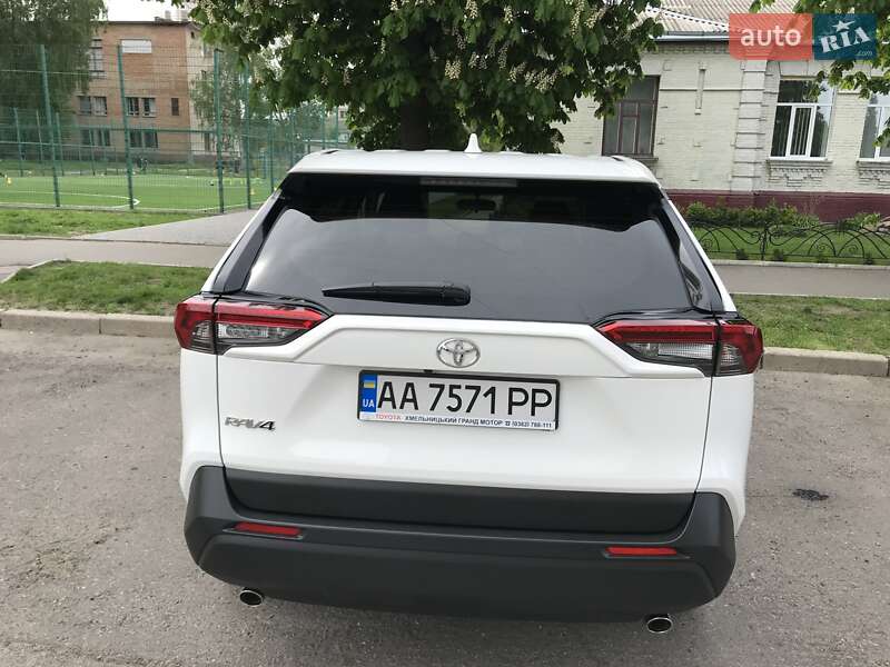 Позашляховик / Кросовер Toyota RAV4 2019 в Черкасах