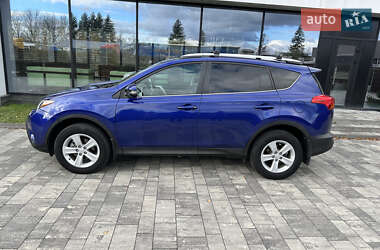 Внедорожник / Кроссовер Toyota RAV4 2014 в 
