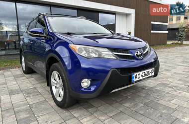 Внедорожник / Кроссовер Toyota RAV4 2014 в Тячеве