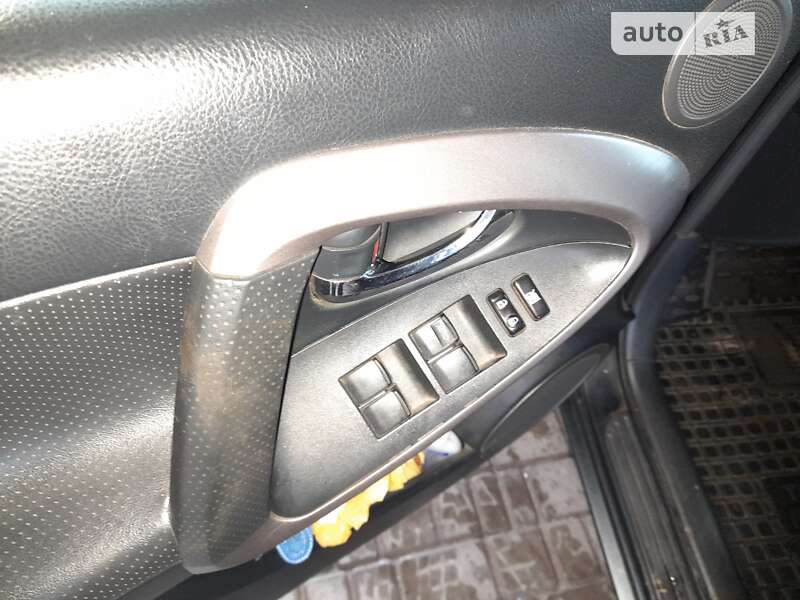 Внедорожник / Кроссовер Toyota RAV4 2008 в Здолбунове