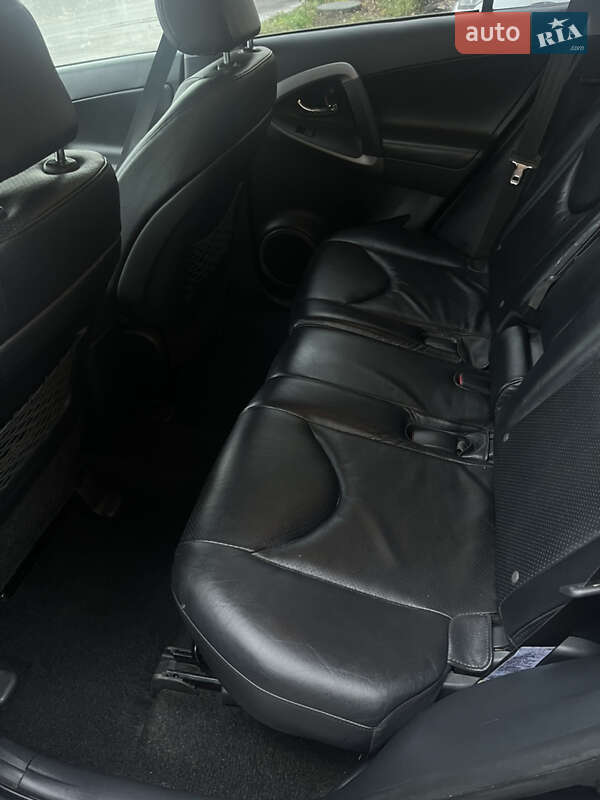 Позашляховик / Кросовер Toyota RAV4 2007 в Харкові