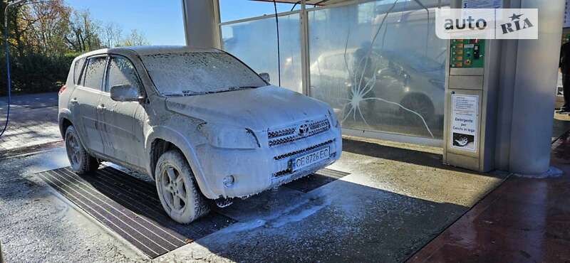 Позашляховик / Кросовер Toyota RAV4 2006 в Чернівцях