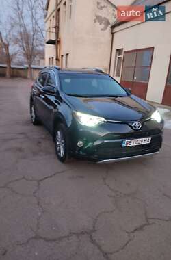 Внедорожник / Кроссовер Toyota RAV4 2016 в Первомайске