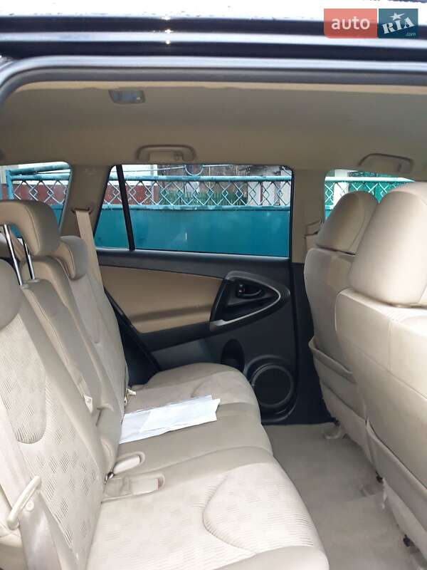 Позашляховик / Кросовер Toyota RAV4 2010 в Кременці