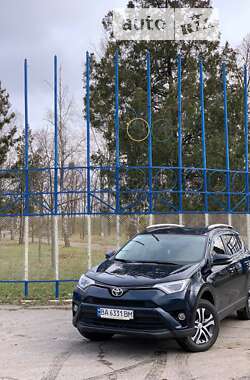 Внедорожник / Кроссовер Toyota RAV4 2017 в Кропивницком