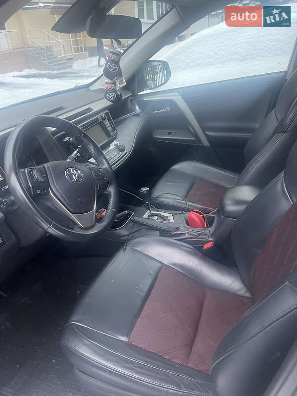 Внедорожник / Кроссовер Toyota RAV4 2017 в Киеве