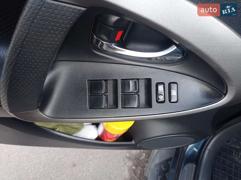 Позашляховик / Кросовер Toyota RAV4 2010 в Одесі