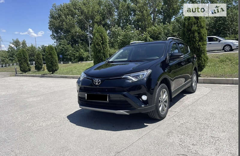 Позашляховик / Кросовер Toyota RAV4 2016 в Києві