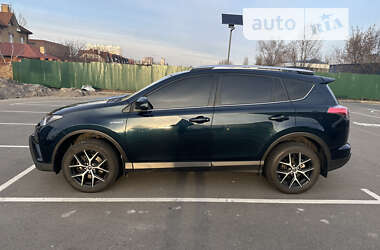 Позашляховик / Кросовер Toyota RAV4 2017 в Києві