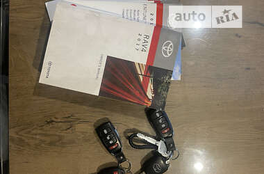 Внедорожник / Кроссовер Toyota RAV4 2016 в 
