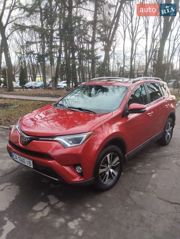Позашляховик / Кросовер Toyota RAV4 2017 в Умані