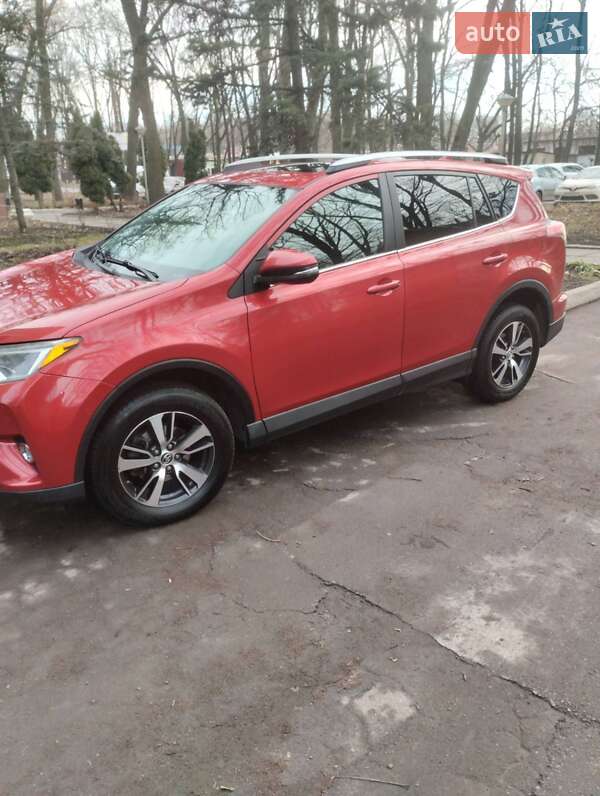 Позашляховик / Кросовер Toyota RAV4 2017 в Умані