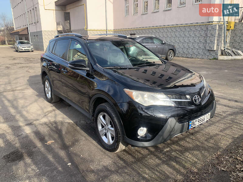 Внедорожник / Кроссовер Toyota RAV4 2013 в Жовкве