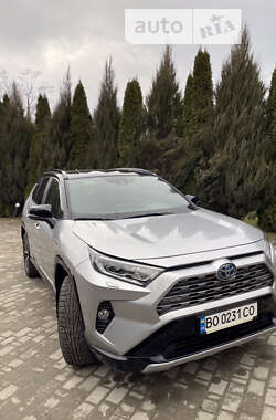 Позашляховик / Кросовер Toyota RAV4 2019 в Львові