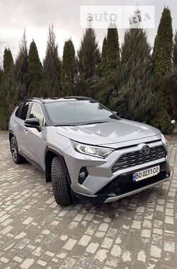 Внедорожник / Кроссовер Toyota RAV4 2019 в Львове