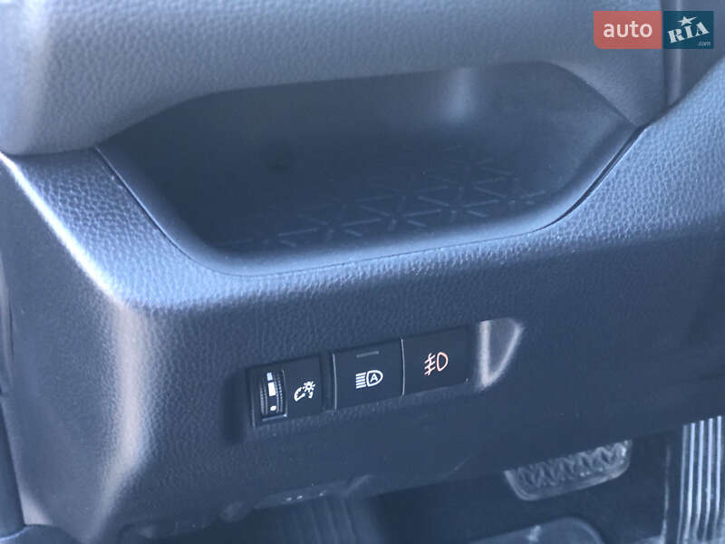 Позашляховик / Кросовер Toyota RAV4 2021 в Дніпрі
