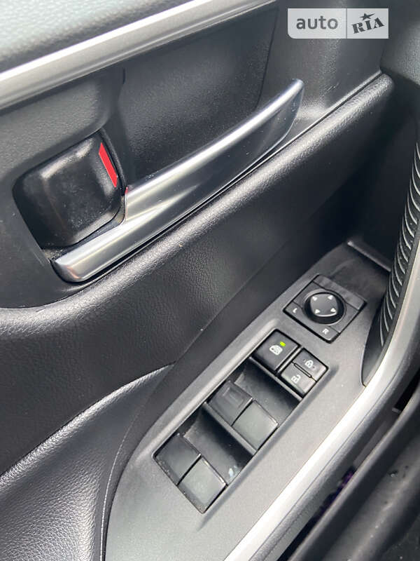 Внедорожник / Кроссовер Toyota RAV4 2021 в Тернополе