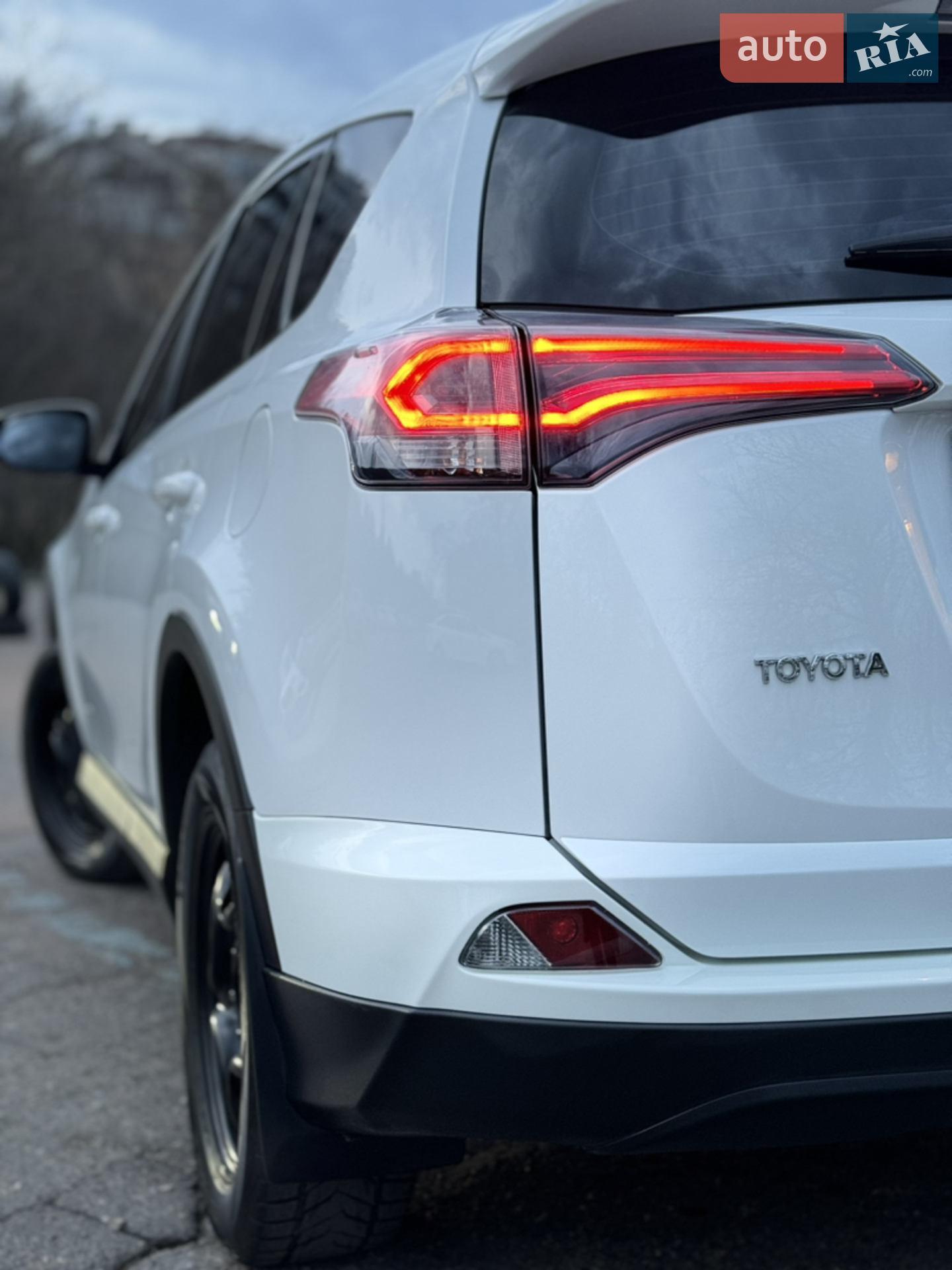 2017 Toyota RAV 4 - мініатюра 4