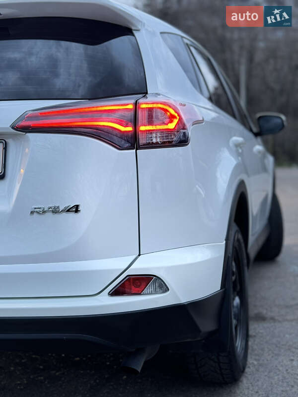 Позашляховик / Кросовер Toyota RAV4 2017 в Одесі