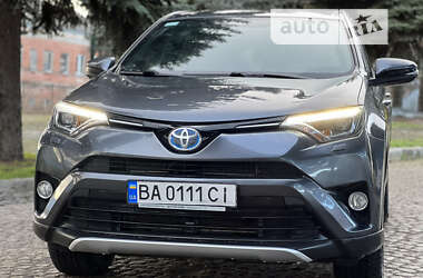 Внедорожник / Кроссовер Toyota RAV4 2017 в Киеве
