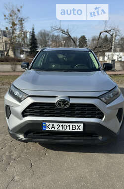 Внедорожник / Кроссовер Toyota RAV4 2019 в Киеве