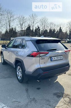 Внедорожник / Кроссовер Toyota RAV4 2019 в Киеве